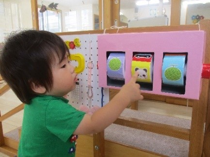 【Montessoriちゃいるどはうす草薙_012】くるくるマシーン