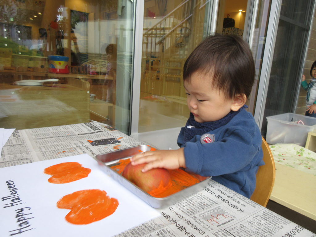 【おしごと】【Montessoriちゃいるどはうす_002】バイリンガル ハロウィン製作
