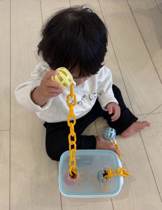 【Montessoriちゃいるどはうす中吉田_064】引っ張りチェーンのおかお